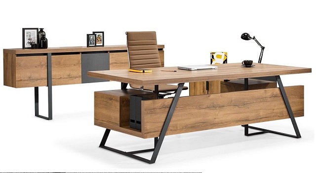 Bàn giám đốc chân sắt – Sự lựa chọn bền bỉ tiết kiệm